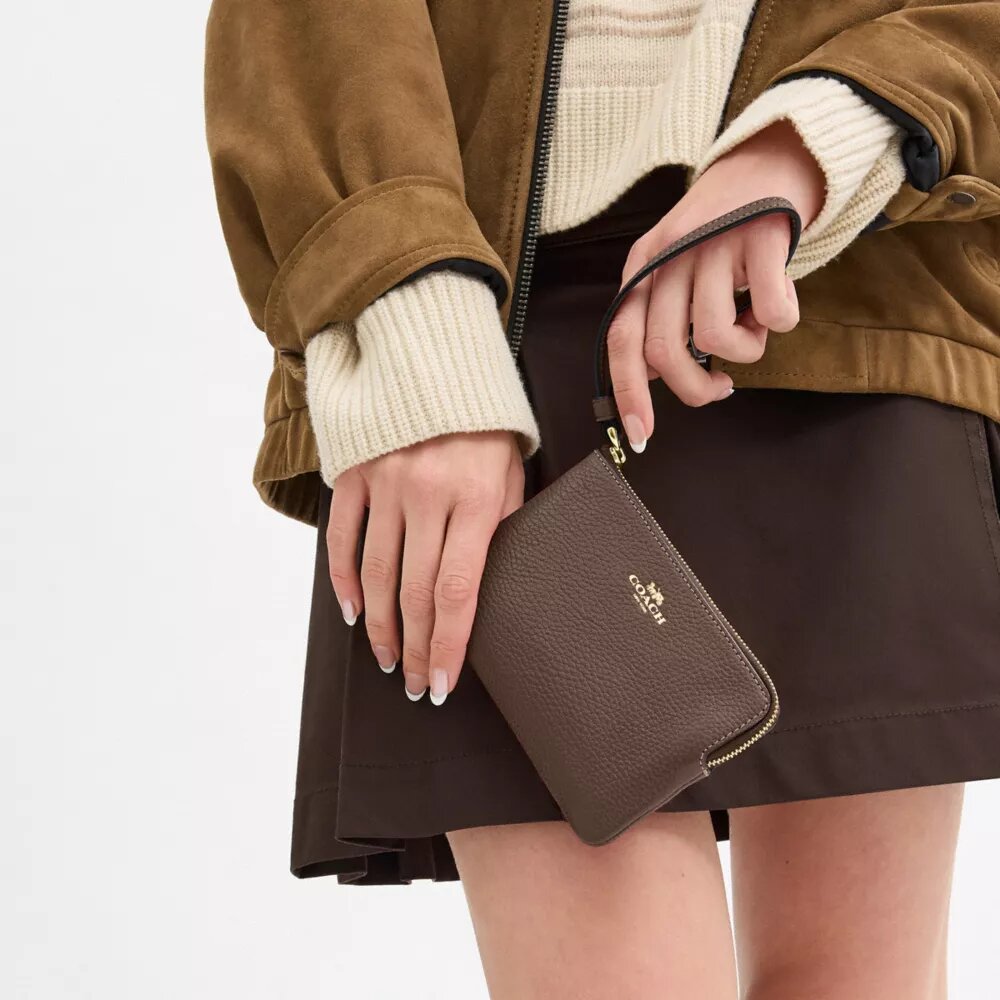 Corner Zip Wristlet