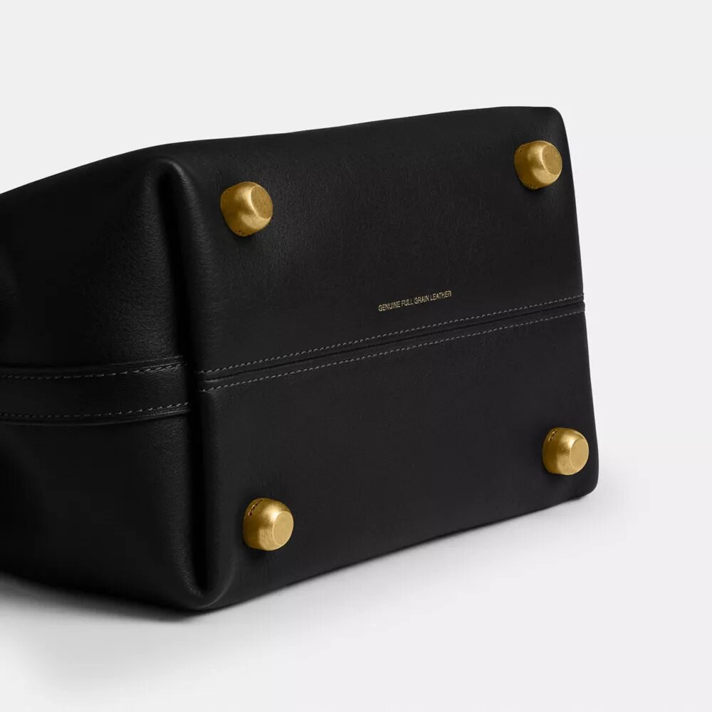Soft Empire Carryall Bag 21